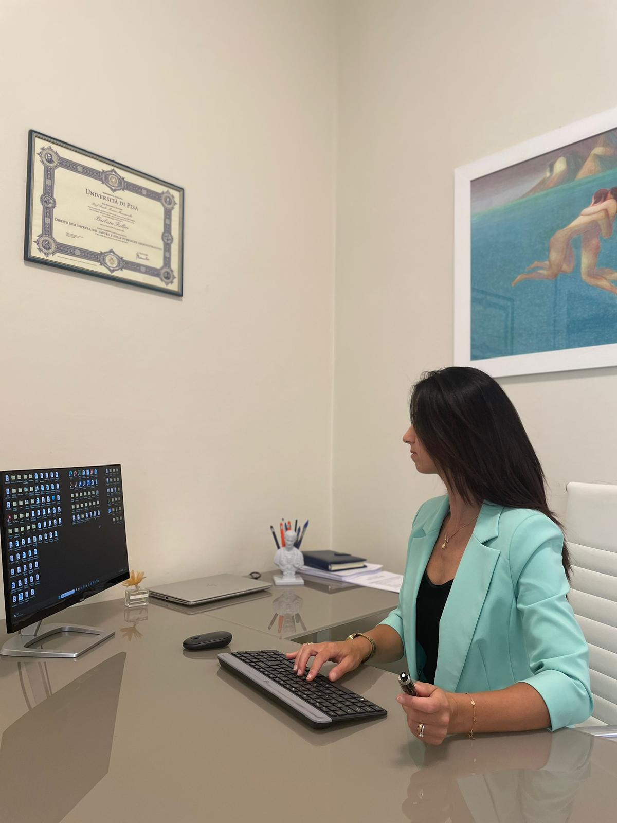 Scrivania della Dottoressa Barbara Falleri, consulente del lavoro